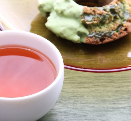 仕事中におやつを食べる人は仕事ができるって本当!?
