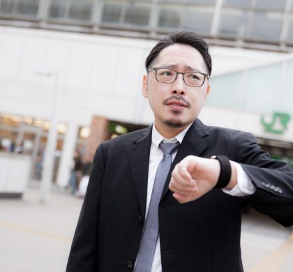 ビジネスシーンで身につける腕時計の選び方とは?